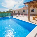 Monkodonja, A Charming Summer Retreat Near Vikendica