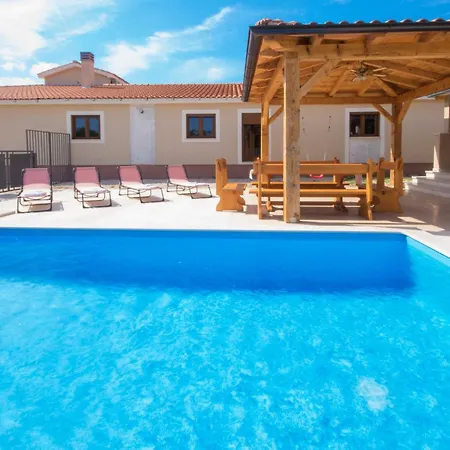 Monkodonja, A Charming Summer Retreat Near Σπίτι διακοπών Ρόβινι