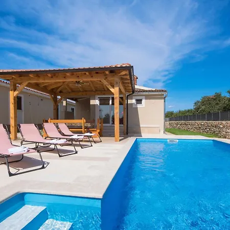 Holiday home Monkodonja, A Charming Summer Retreat Near