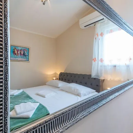 Monkodonja, A Charming Summer Retreat Near Ρόβινι