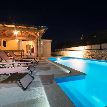 Monkodonja, A Charming Summer Retreat Near * Ρόβινι