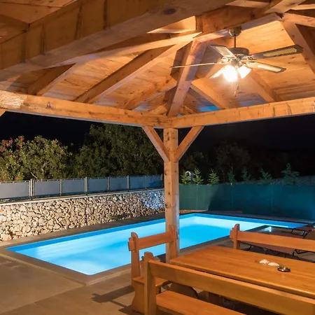 Σπίτι διακοπών Monkodonja, A Charming Summer Retreat Near Ρόβινι