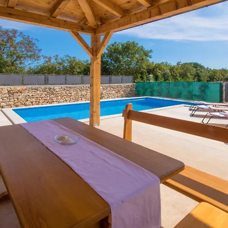 Monkodonja, A Charming Summer Retreat Near * Ρόβινι