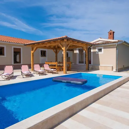 Monkodonja, A Charming Summer Retreat Near