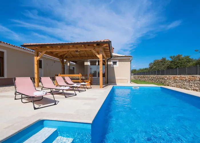 Casa vacanze Monkodonja, A Charming Summer Retreat Near