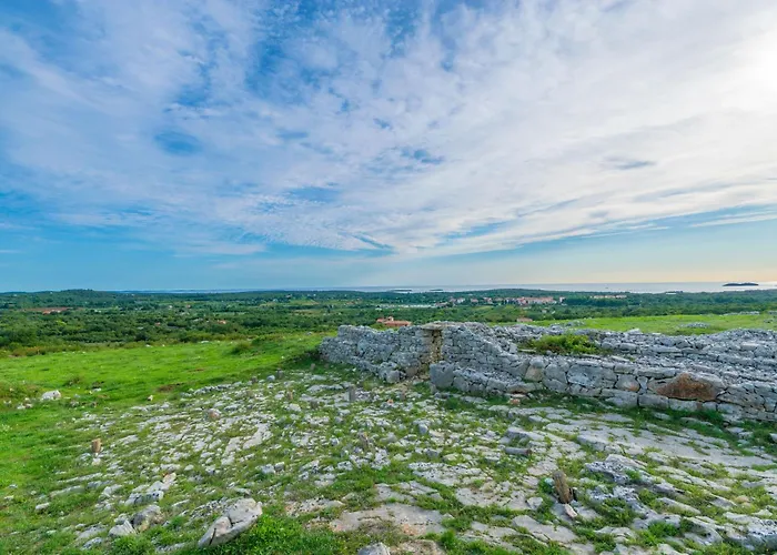 Casa vacanze Monkodonja, A Charming Summer Retreat Near