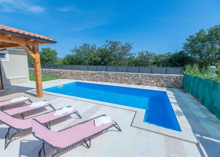 Monkodonja, A Charming Summer Retreat Near *